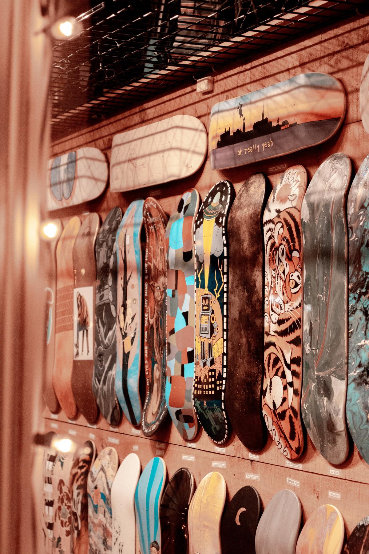 A skateboard with high-quality components, showcasing durability, performance, and reliability for an optimal riding experience.